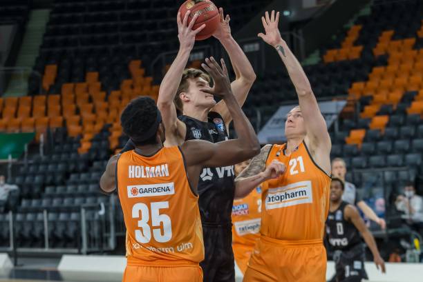 伦的足球盛 伦的足球盛