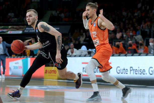 通过其他球 通过其他球