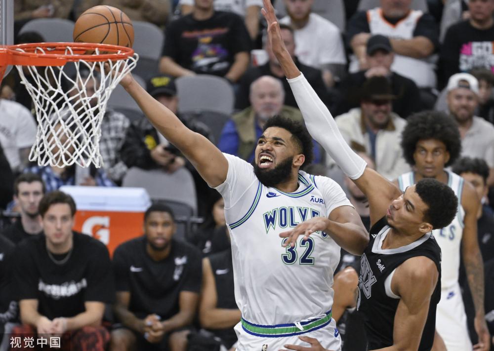 技打入首球 技打入首球